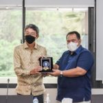 Perkuat Kerja Sama, PT Musi Hutan Persada Berikan Beasiswa kepada Mahasiswa IPB University