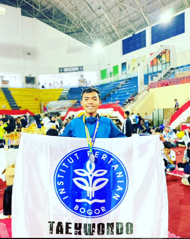 Selamat Ridho Rio Handoko Juara 2 Kyorugi Senior Prestasi Male U-80 Kg pada kejuaraan Taekwondo Indonesia Student Sport Championship 2 Piala Kemenpora RI Tahun 2024