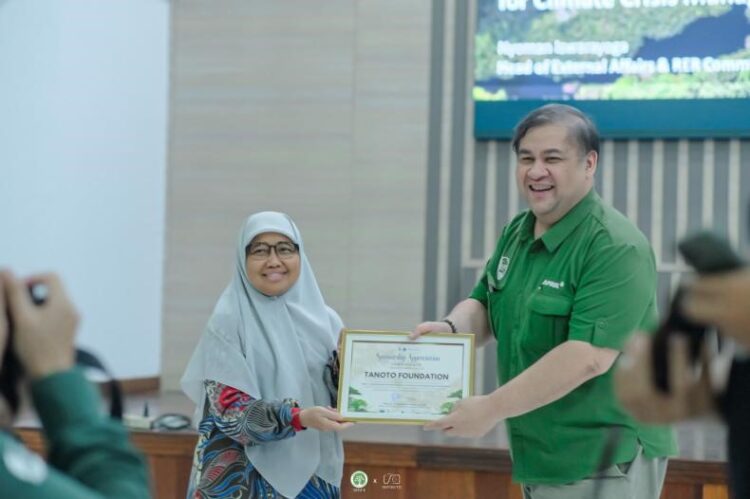 APRIL GROUP Berbagi Pengalaman Atasi Krisis Iklim di International Summer Course on Forestry and Environment, Fakultas Kehutanan dan Lingkungan IPB