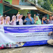 Dosen Manajemen Hutan IPB University Inisiasi Program Pengelolaan Hutan Rakyat di Desa Karyasari