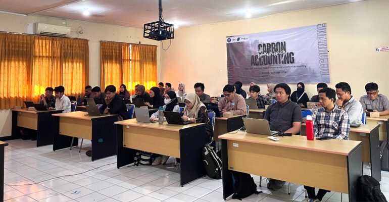 Forma IPH dan PT Cedar Karyatama Lestarindo Gelar Pelatihan Carbon Accounting untuk Mahasiswa IPB University