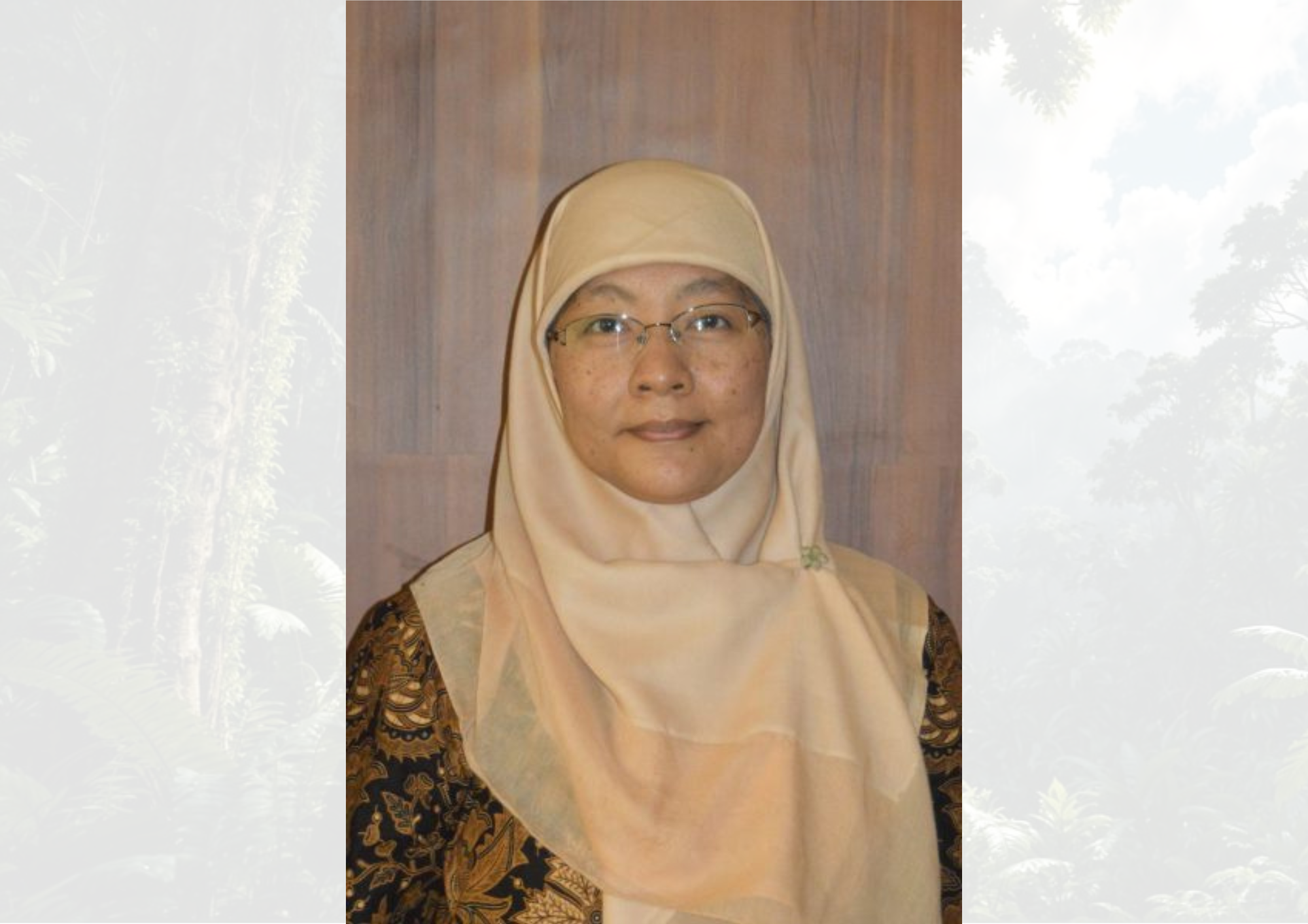 Dr. Arinana S.Hut., M.Si.