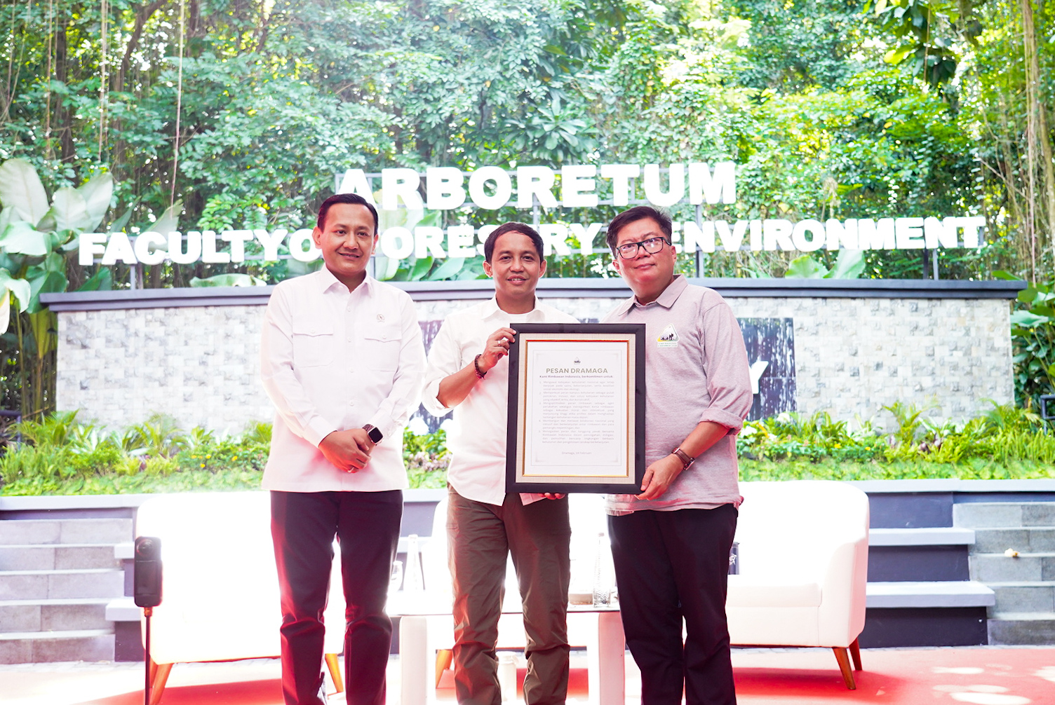 PESAN DRAMAGA: LIMA KOMITMEN RIMBAWAN UNTUK MASA DEPAN KEHUTANAN INDONESIA