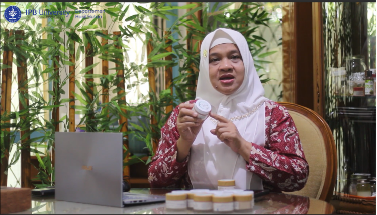 Pengembangan Sediaan Kosmetika Antiaging | FAHUTAN IPB UNIVERSITY
